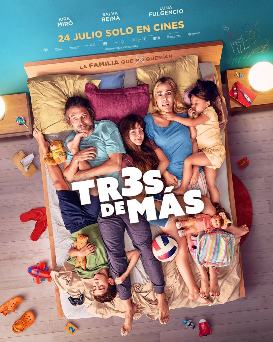 Tres de más