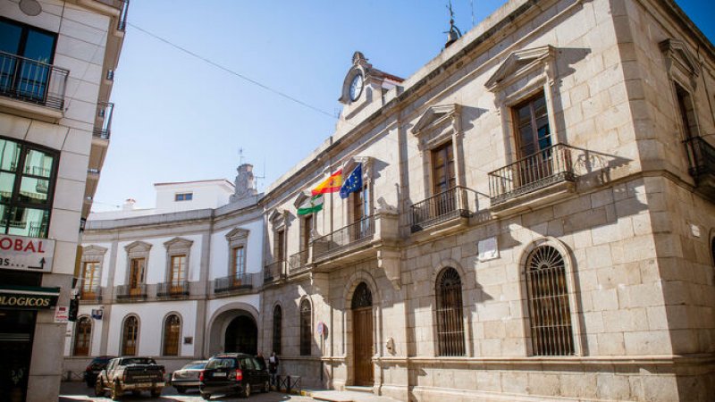 El equipo de gobierno de Pozoblanco aprueba un presupuesto de 16 millones para 2023 que permitirá el logro histórico de reducir la deuda municipal a cero euros