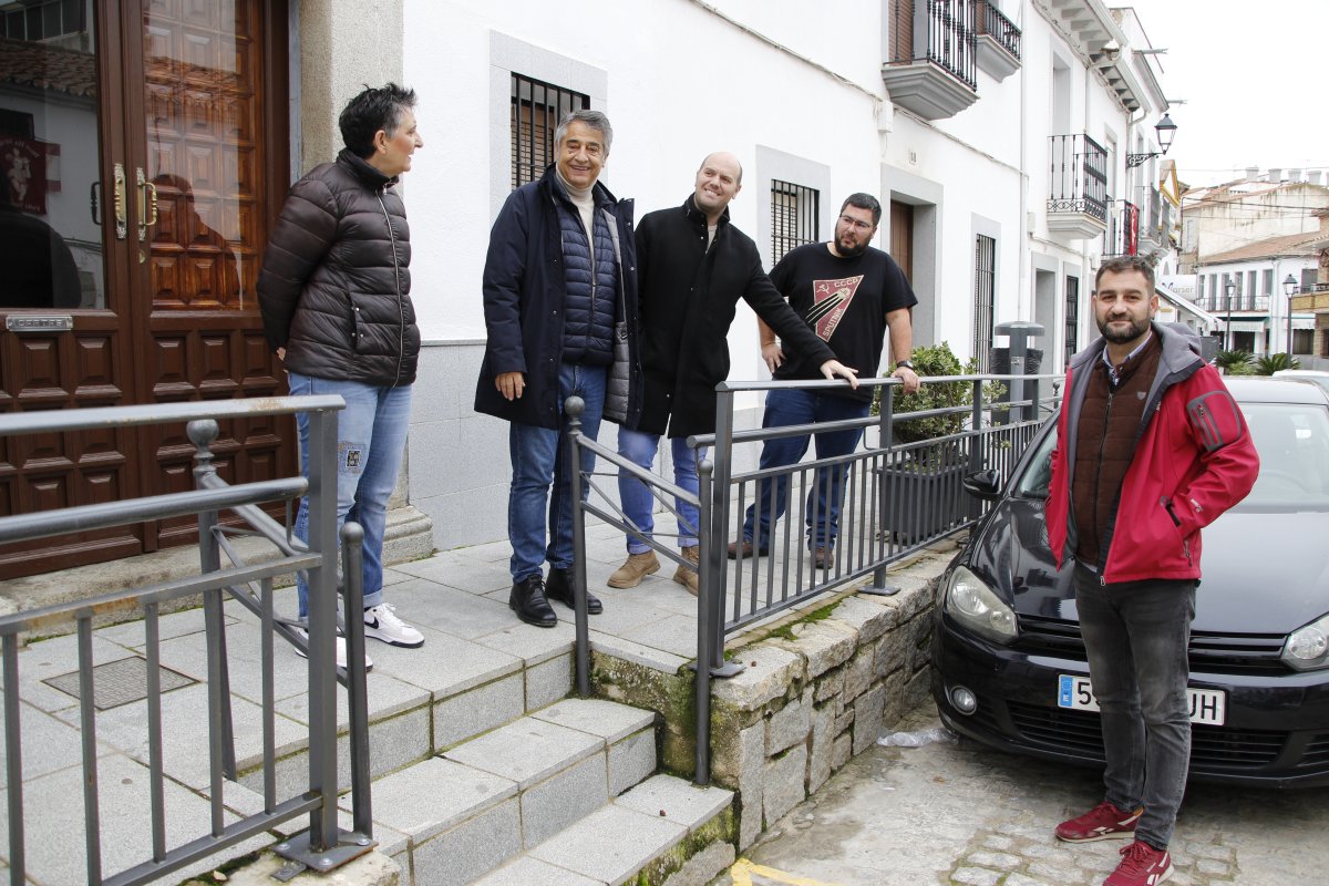 Implantación en la calle Fontanilla de una barrera de seguridad con el objetivo de proteger a los peatones
