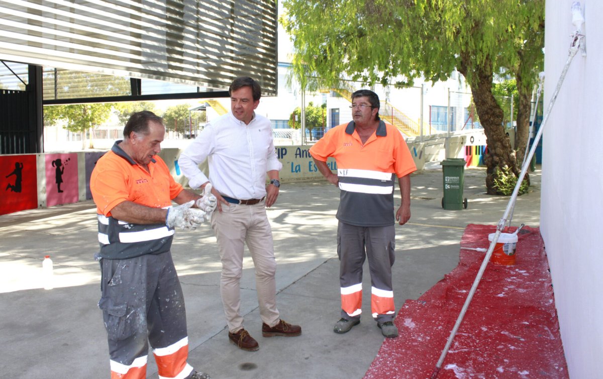Importante renovación en las escuelas de Lucena durante el verano.