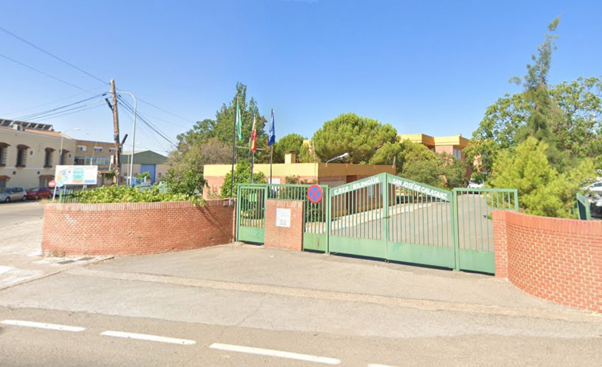 El Ayuntamiento de Peñarroya-Pueblonuevo apuesta por la biomasa para reducir contaminantes en el CEIP San José de Calasanz.