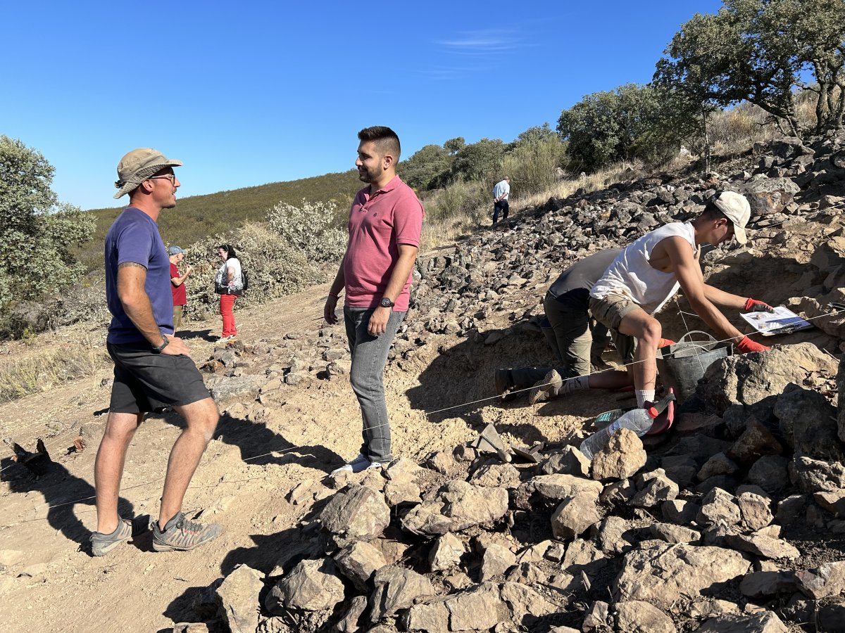 Descubren antigua fortaleza prehistórica y taller de metalurgia en Peñón de Peñarroya