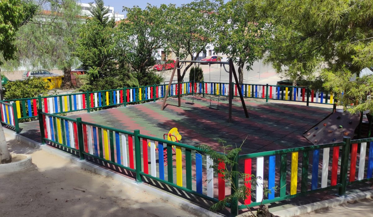 "Inversión de 4.000 euros para mejorar la seguridad en parque infantil de Peñarroya-Pueblonuevo"