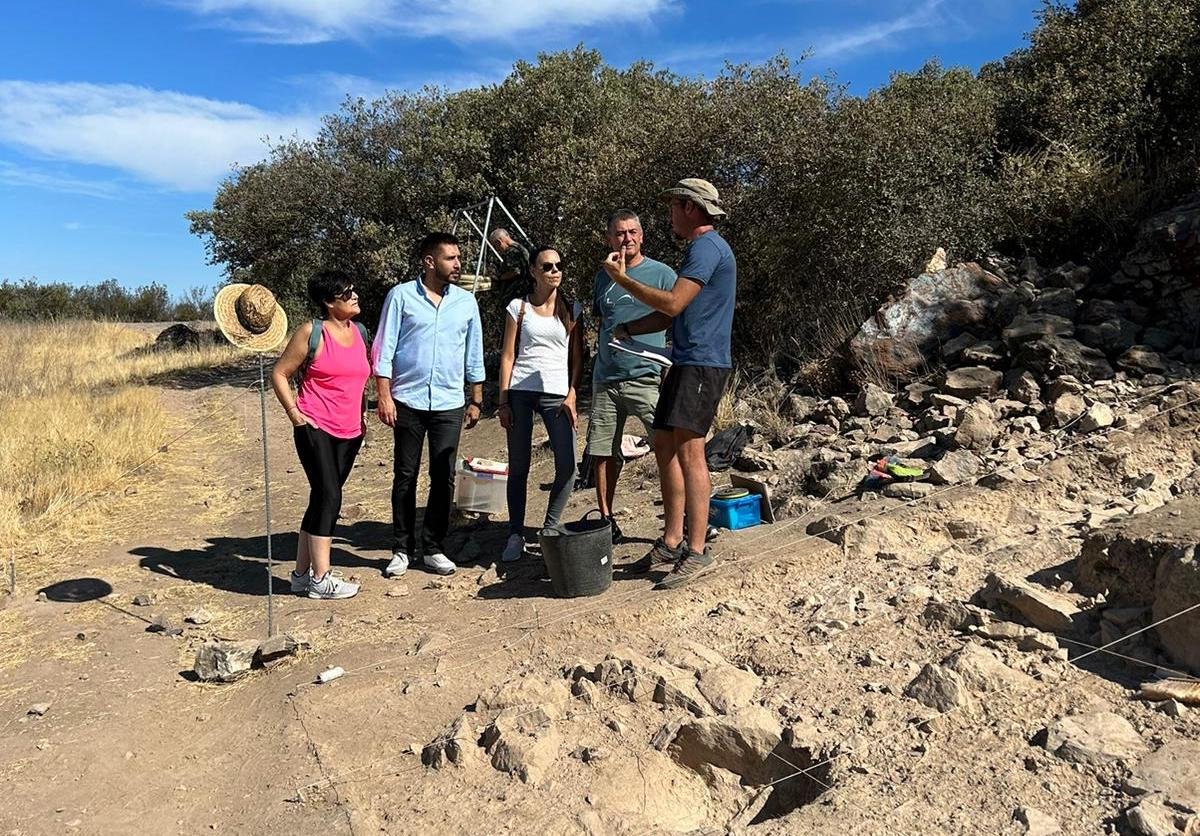 Descubren vestigios del periodo Calcolítico en Peñón de Peñarroya-Pueblonuevo