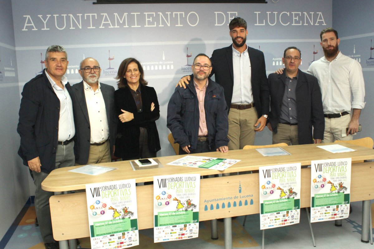 Celebración de las Jornadas Recapacita para fomentar la inclusión y empatía hacia personas con discapacidad en Lucena.