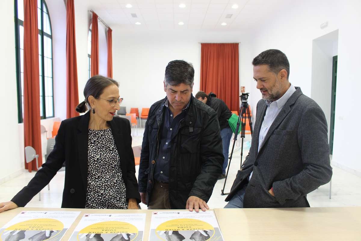 Curso "Cuidar a quien Cuida": brindando apoyo y herramientas a cuidadores no profesionales en Montilla.