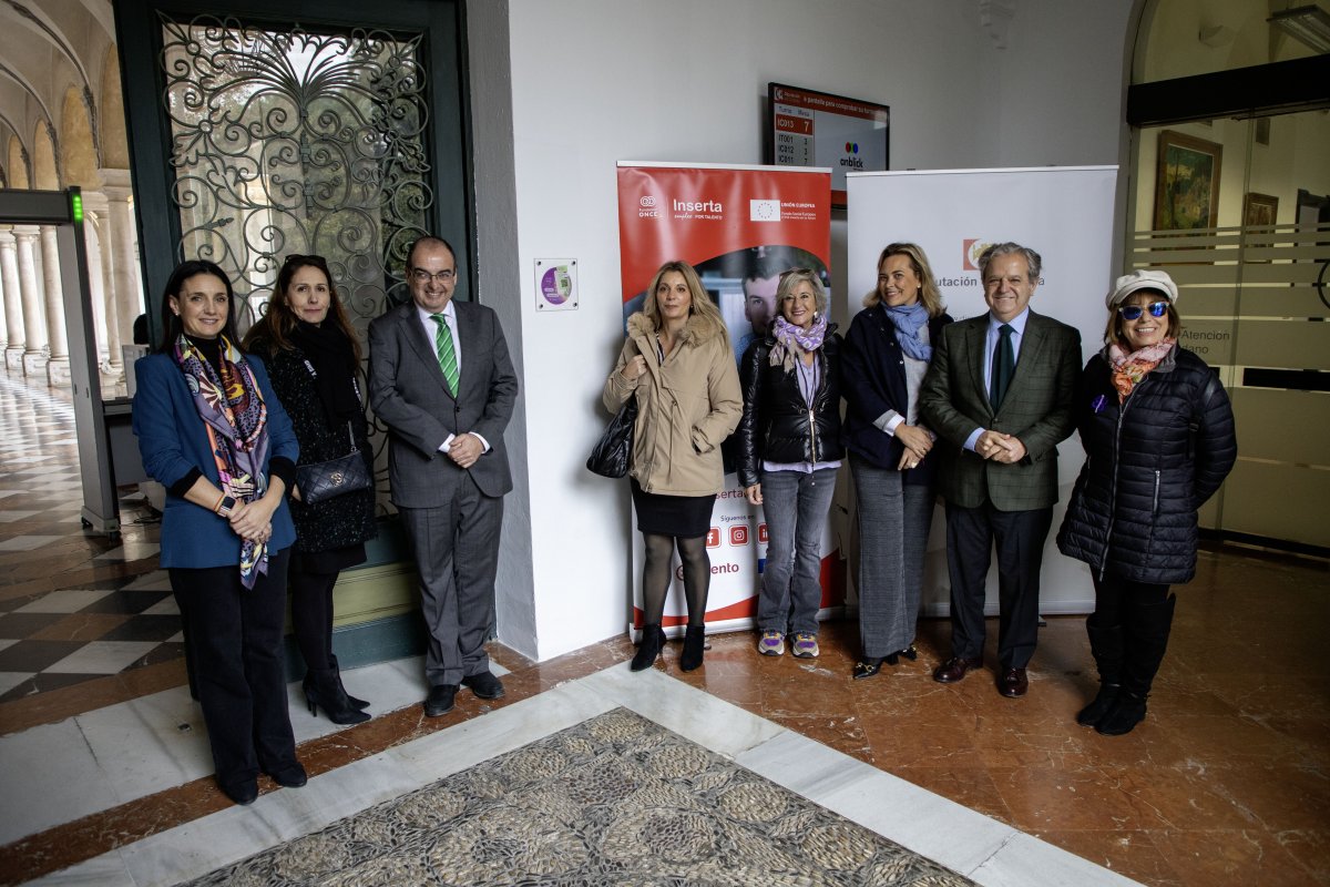 La Diputación de Córdoba se une a la campaña "Está en tu mano" contra la violencia de género