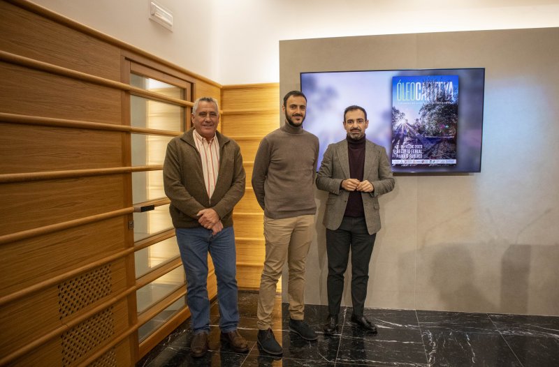 La feria OleoCarteya promueve el aceite de oliva virgen extra en Nueva Carteya, Córdoba.