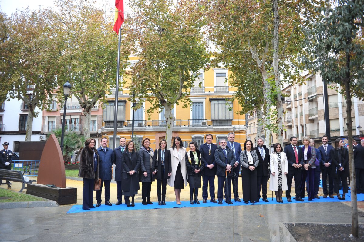 Lucena celebra el 45 aniversario de la Constitución Española con un acto institucional y el izado de la bandera nacional