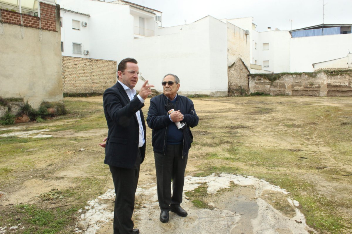 Apertura de nuevos solares en Lucena para aumentar opciones de aparcamiento