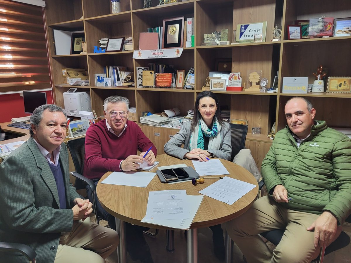 Adquisición de suelo industrial impulsará el desarrollo de la Cooperativa Agrícola de Iznájar.