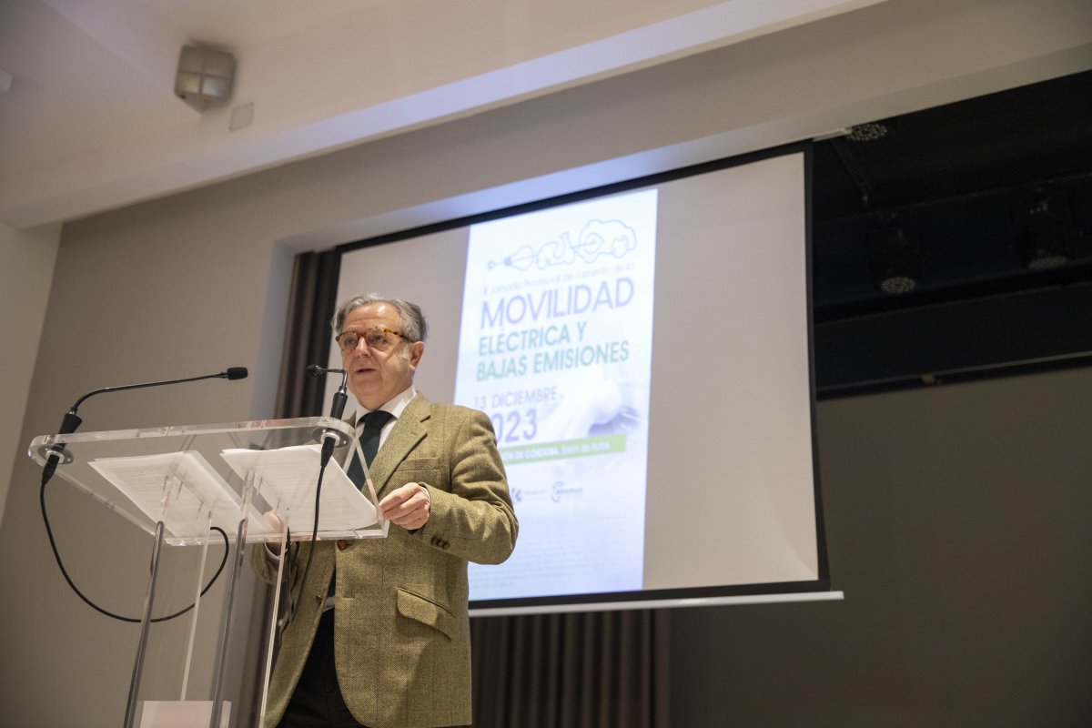 Diputación de Córdoba impulsa la movilidad eléctrica y bajas emisiones en jornada provincial.