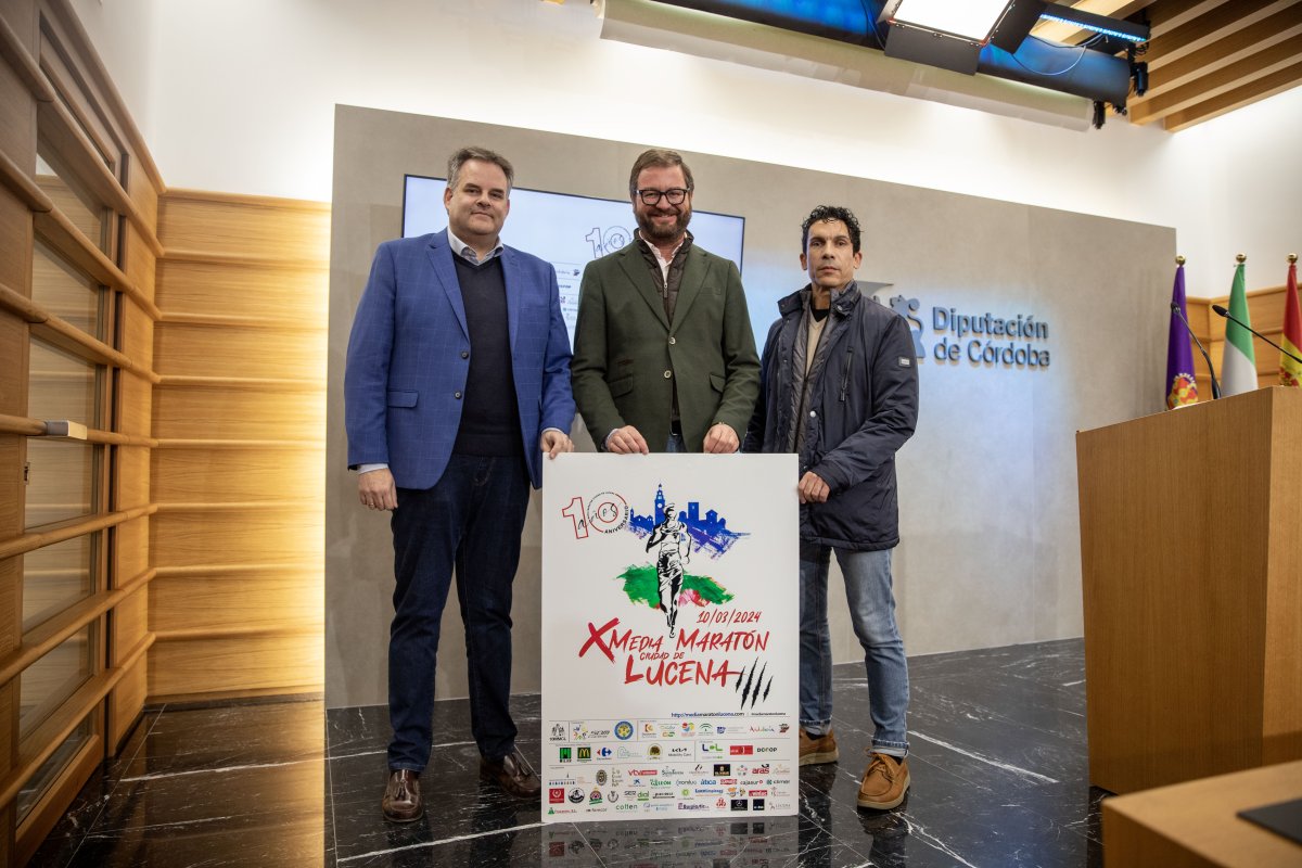 Presentada la X Media Maratón Ciudad de Lucena: una carrera única que fomenta el turismo y el desarrollo local.