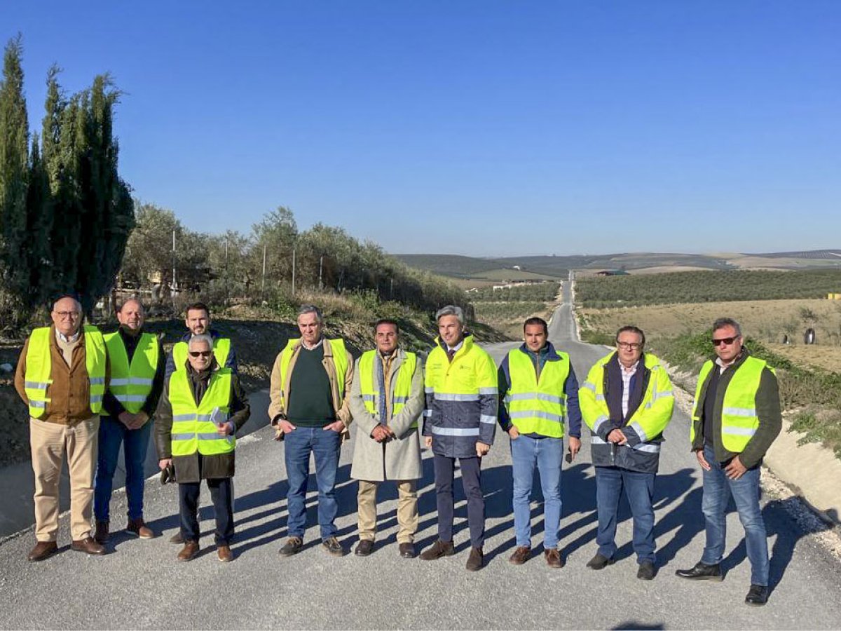 Delegado de Infraestructuras visita obras en vía clave para la Campiña cordobesa.