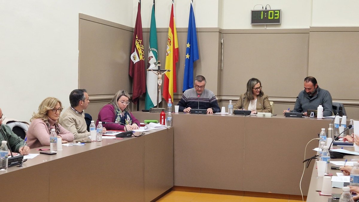 Firma de convenio para investigación y uso sostenible de la Cueva del Yeso en Baena