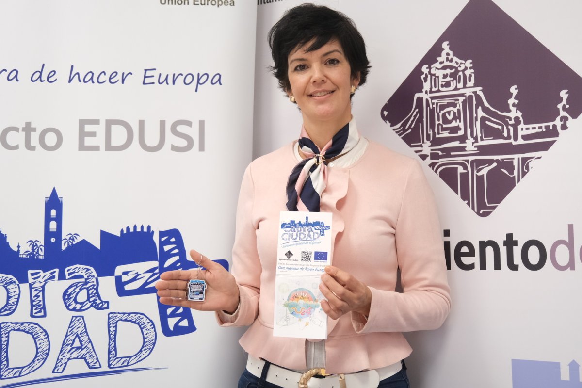 Ayuntamiento de Cabra lanza campaña para facilitar acceso a horarios de transporte urbano