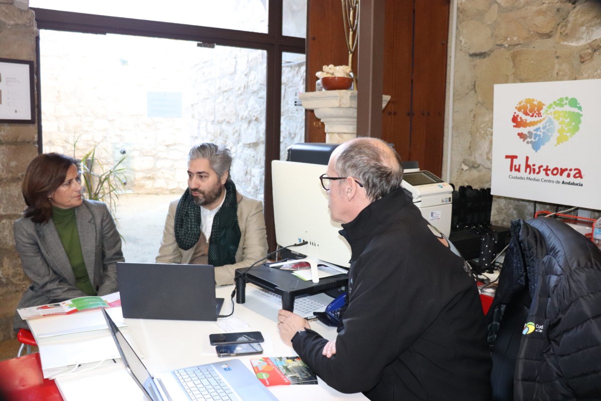 Nueva tarjeta turística en Lucena acerca la historia a los estudiantes locales
