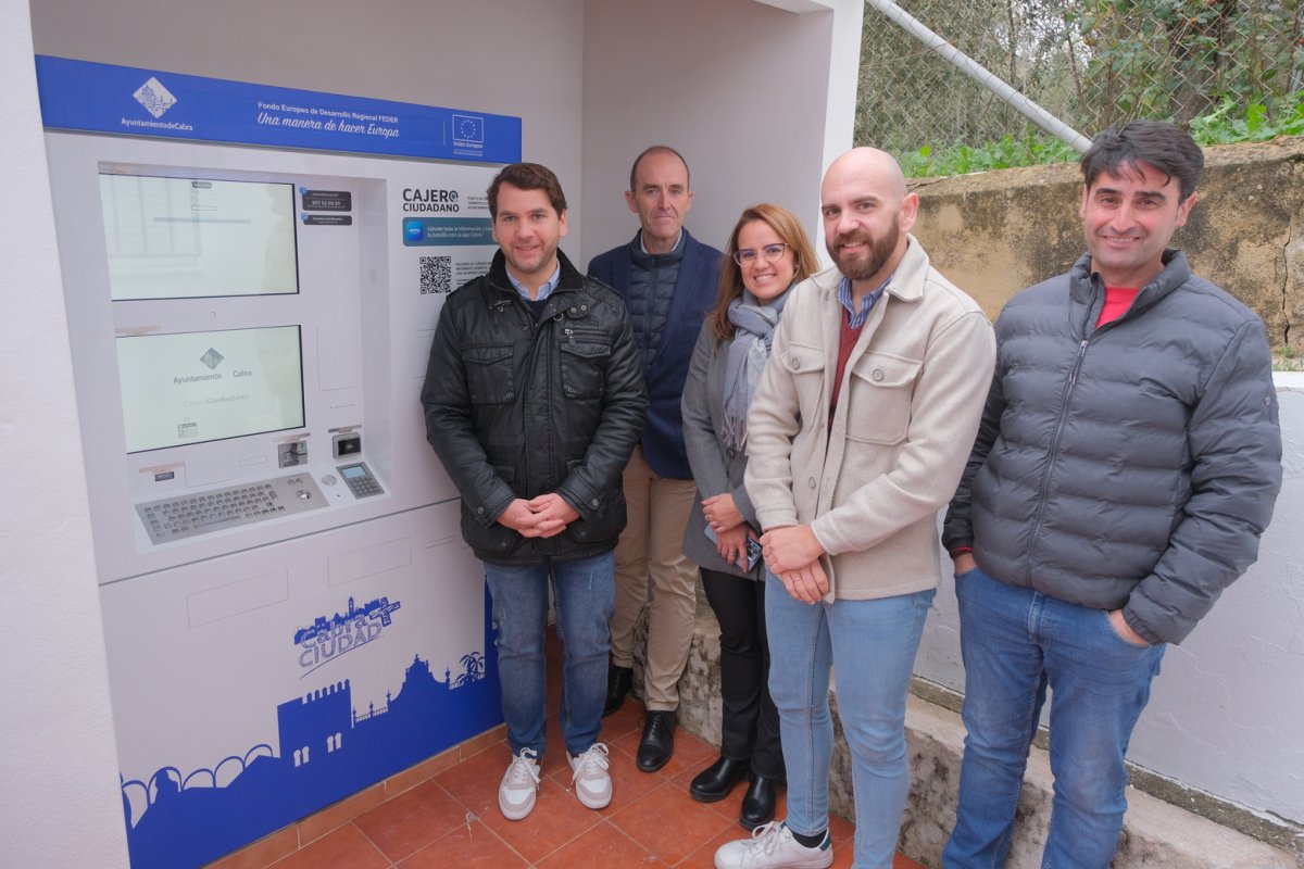 Cabra instala cajeros ciudadanos para acercar la administración electrónica a zonas remotas