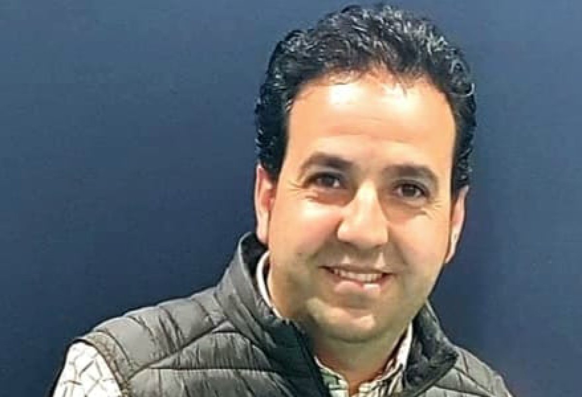 "Chema Riquelme gana el concurso de carteles del Carnaval de Cabra con su obra 'Una Cabra carnavalera'"