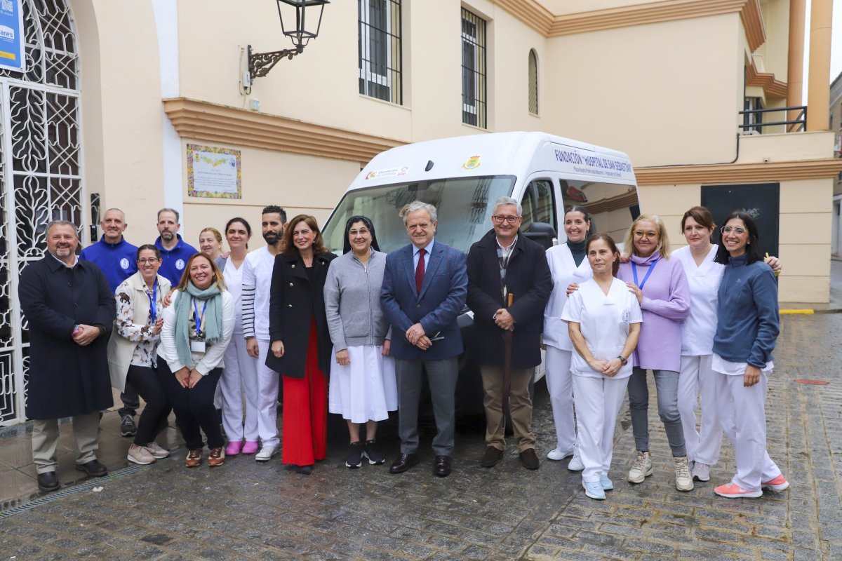 La Fundación Hospital de San Sebastián de Palma del Río adquiere nuevo vehículo adaptado gracias a donaciones de los vecinos.