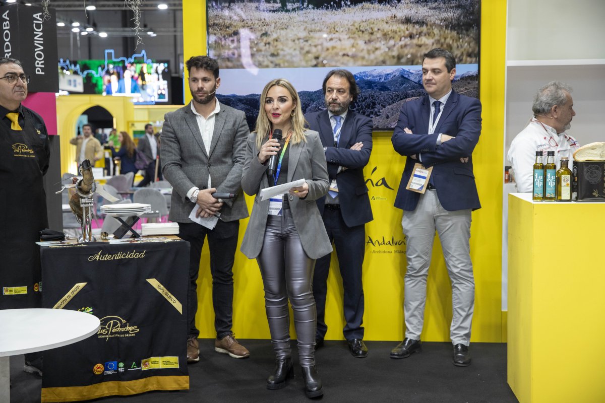 Córdoba destaca en FITUR por su gastronomía y patrimonio, y promueve el turismo a través del deporte.