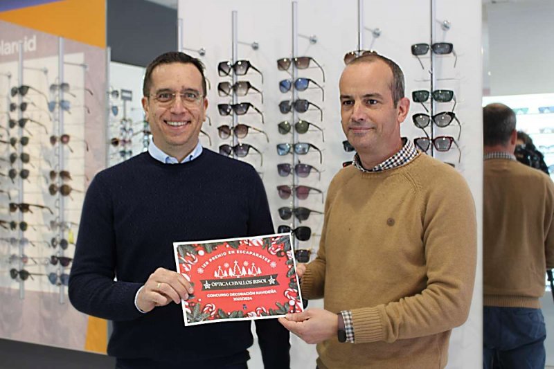 Premiados en concurso de decoración navideña en Montilla: Electricidad Manuel Quintero, Óptica Ceballos Irisol, Cervecería Bordon´s y MomBebé.