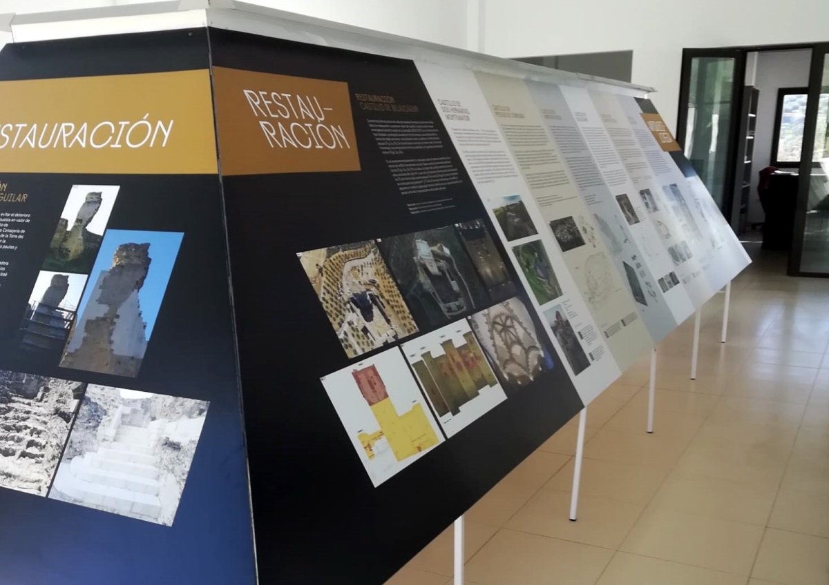 La exposición "De la Piedra al Dron" llega al parque arqueológico de Torreparedones en Córdoba.