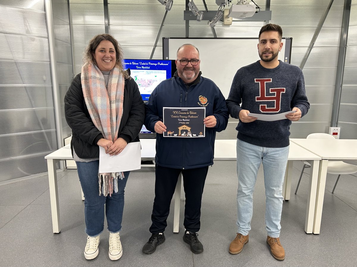 Entregan premios del concurso de belenes y decoración navideña en Peñarroya-Pueblonuevo.