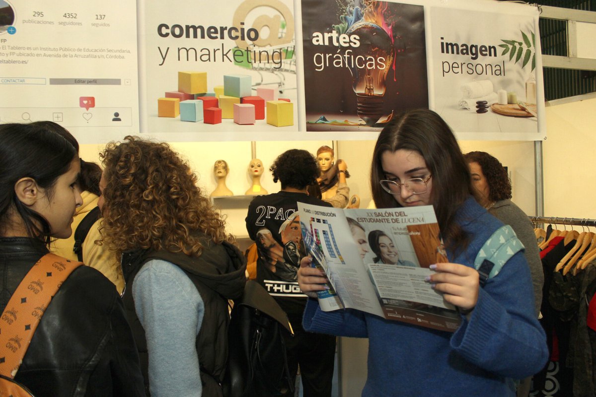 62 instituciones educativas y profesionales ofrecen opciones académicas en el Salón del Estudiante de Lucena