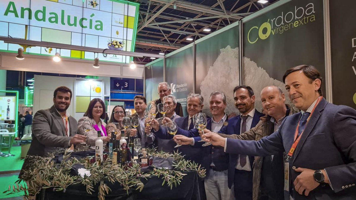 La Diputación de Córdoba promueve marca 'Córdoba VirgenExtra' en la WOOE de Madrid.