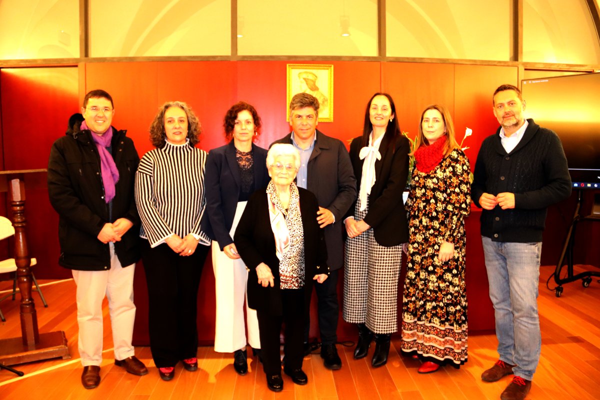 Vecina de Montilla de 93 años es homenajeada por su dedicación al Centro de Adultos