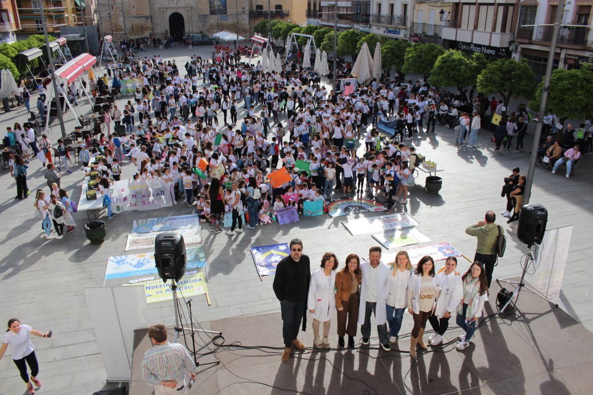 Éxito en la I Marcha por la Salud de Lucena: 800 alumnos y docentes promueven hábitos saludables