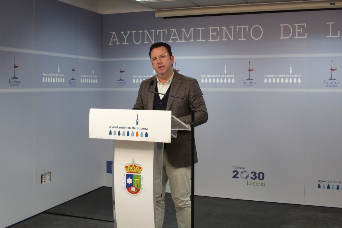 Lucena licita la operación y limpieza del aparcamiento de Plaza Nueva