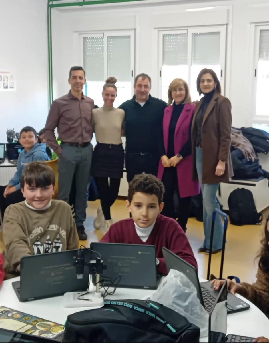 El CEIP Alfredo Gil inaugura "SpaceGil – Room", su nuevo aula del futuro