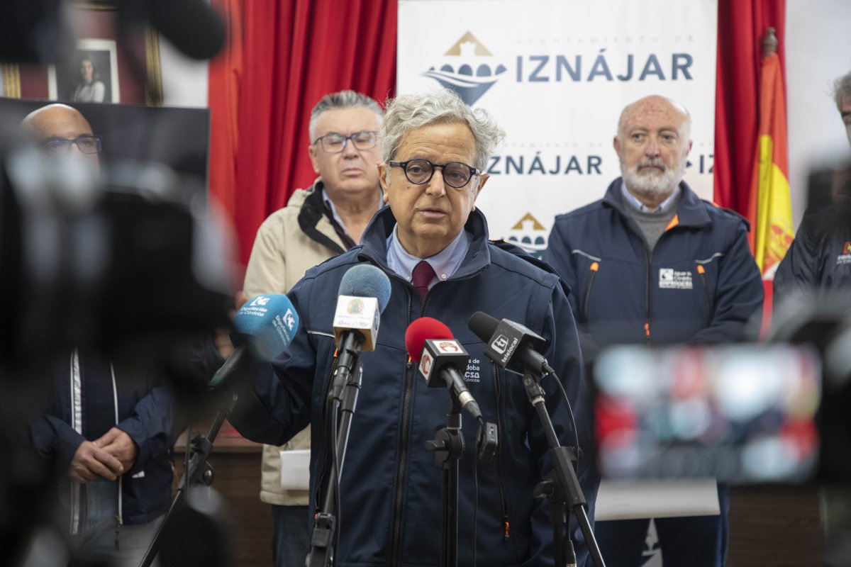 Prolongan una semana más el suministro en cisternas a Rute e Iznájar por turbidez; agua no potable