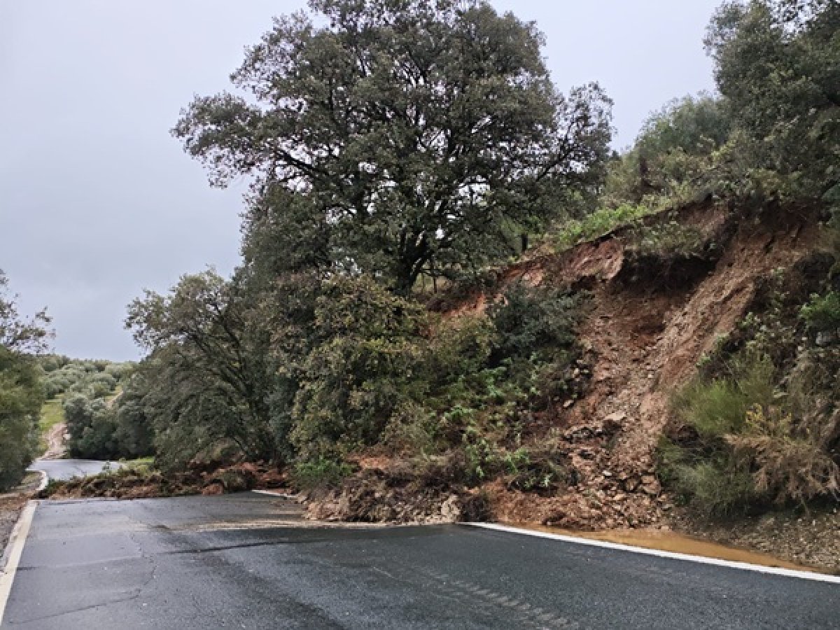 Lluvias en Priego: desalojos y cortes por desbordamiento del río Salado
