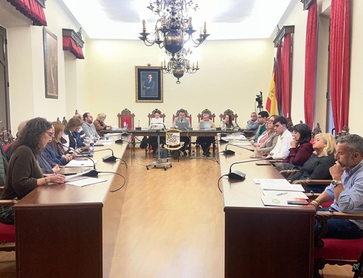 Pleno aprueba presupuesto 2026 de 27,6 M€ con apoyo del gobierno y rechazo de la oposición