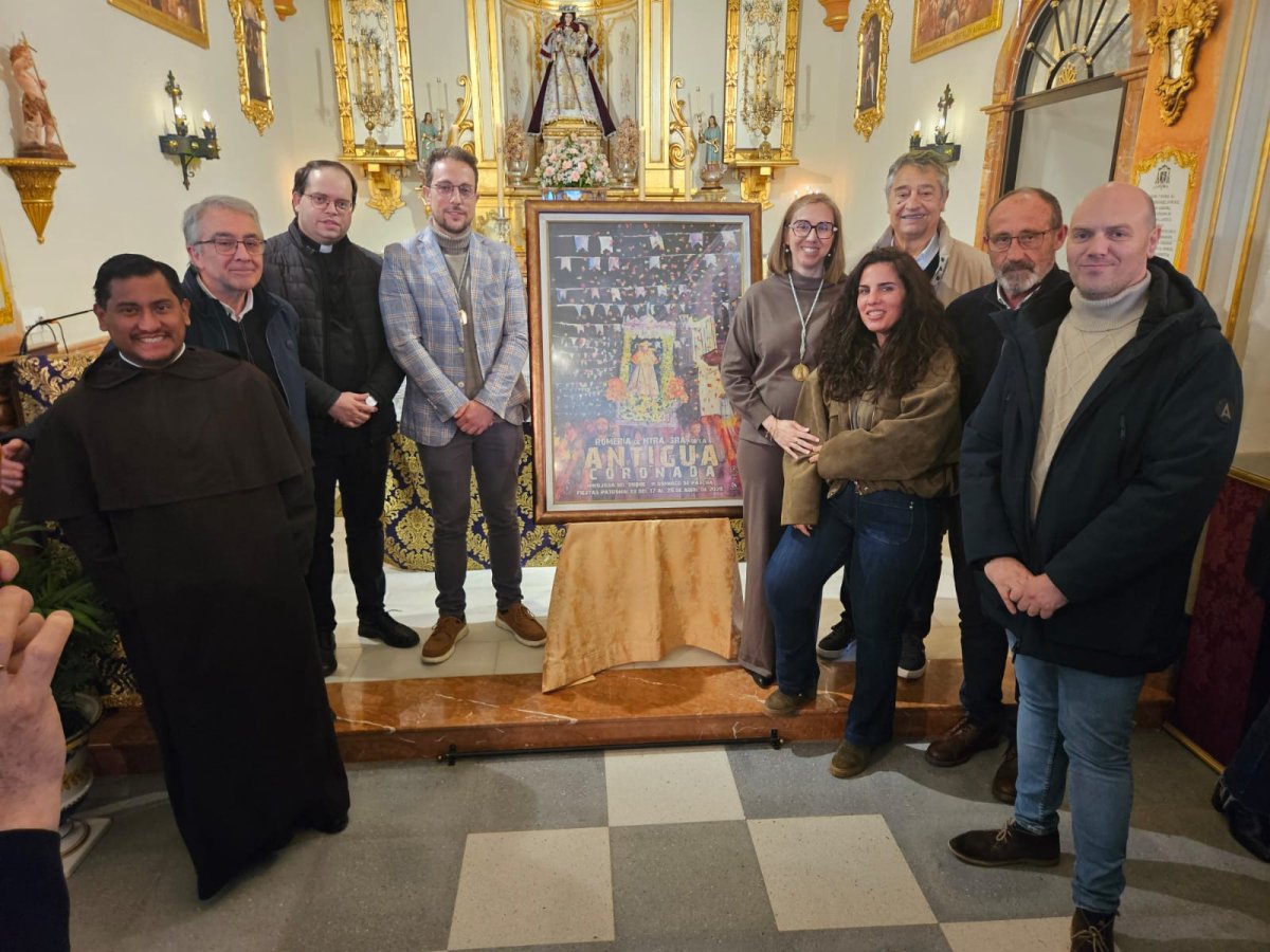 Cartel de la Romería obra de Eva Mª Pimentel presentado en el Santuario con alcalde Matías González