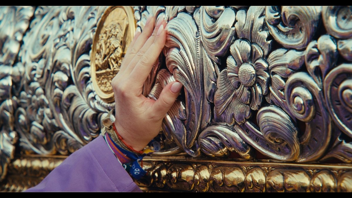 Miguel Ángel Olivares vuelve con 'Marea Morada', documental sobre fe y superación en Semana Santa