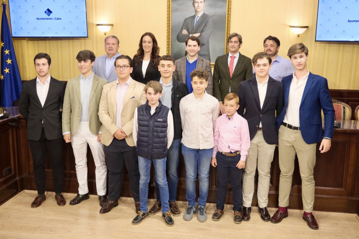 Cabra presenta su Escuela Taurina, impulsada por Egatauro, con demostración en Plaza de España