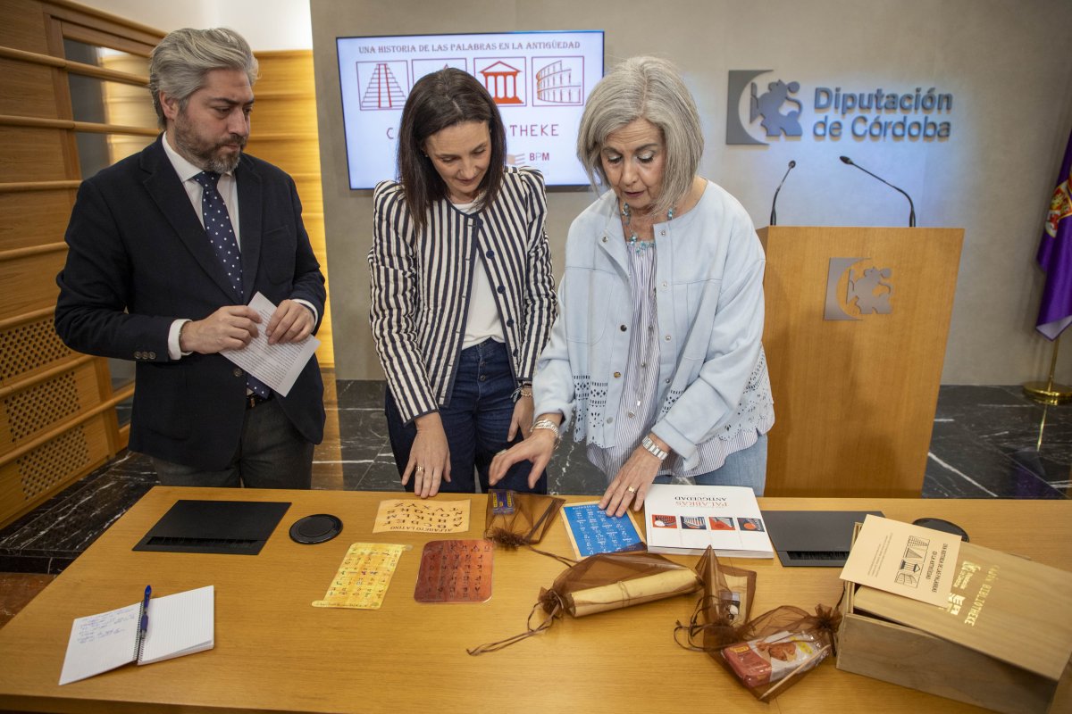 La Diputación impulsa "Cajón Bibliotheke" para enseñar la escritura antigua en 77 bibliotecas