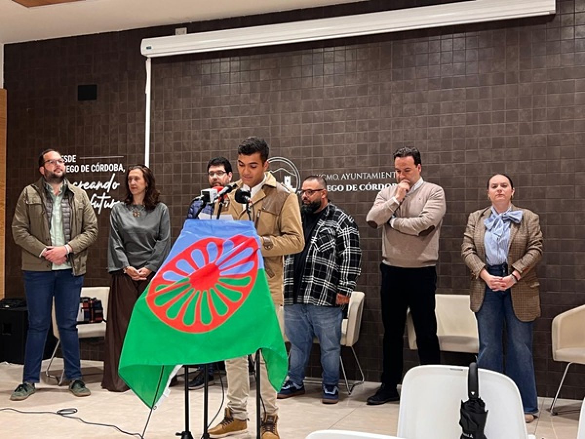 Priego de Córdoba conmemora el Día del Pueblo Gitano con manifiesto y exposición nupcial