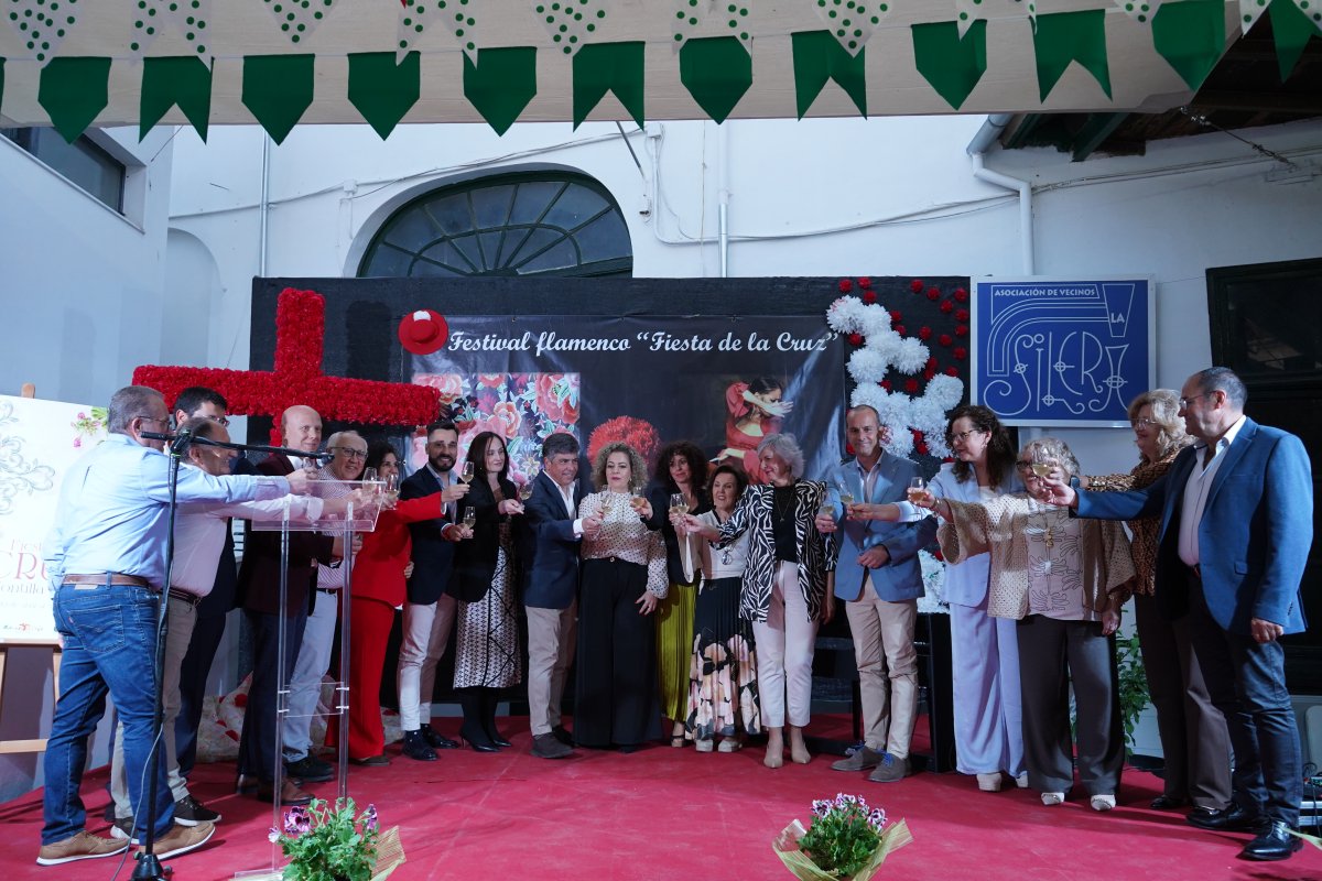 La Cruz inicia su Fiesta 2026 con el pregón de María José Bellido y festival flamenco