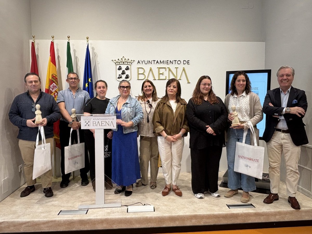Ana Cruz entrega premios de 'Baenamórate' por la mirada que promociona Baena y Albendín