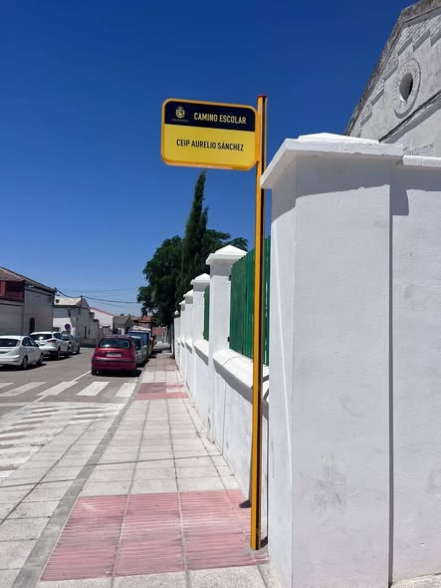 Señalizan el Camino Escolar del CEIP Aurelio Sánchez para una movilidad más segura y sostenible