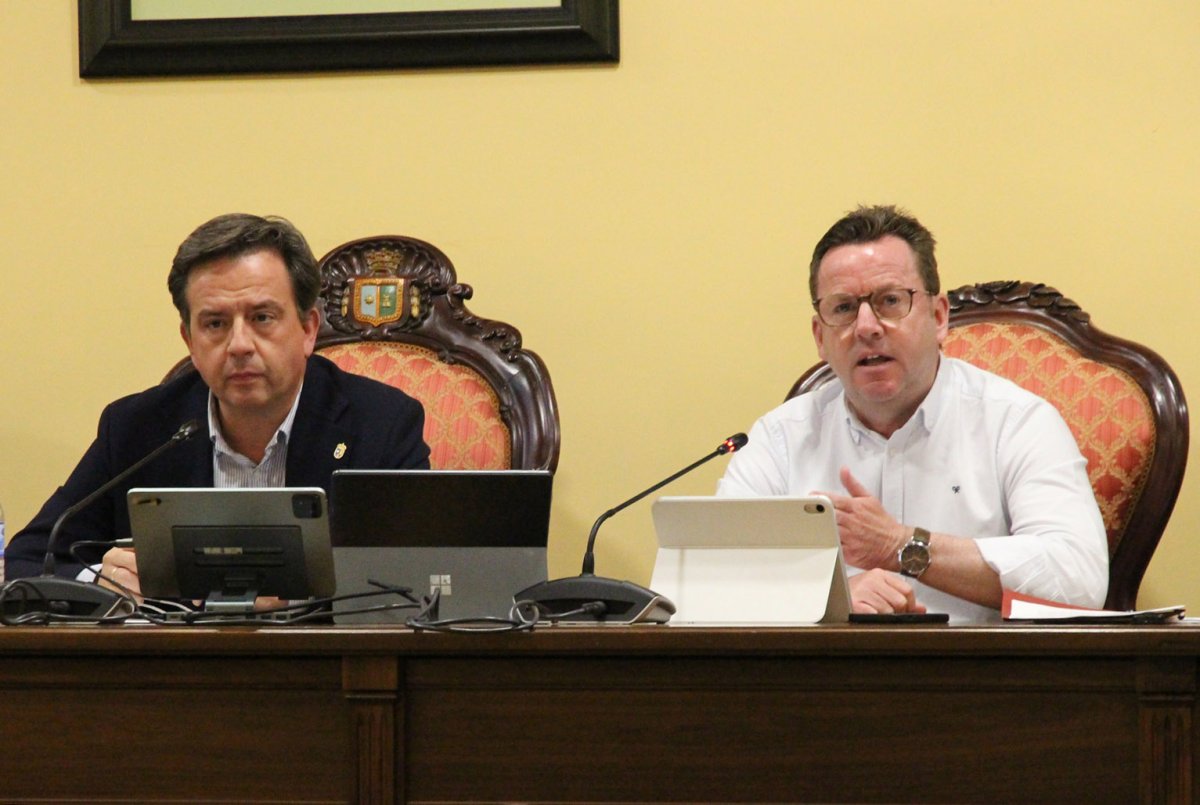 Lucena aprueba centro cívico, nueva vía a Ronda del Valle; exige 20.000€ y prorroga residuos