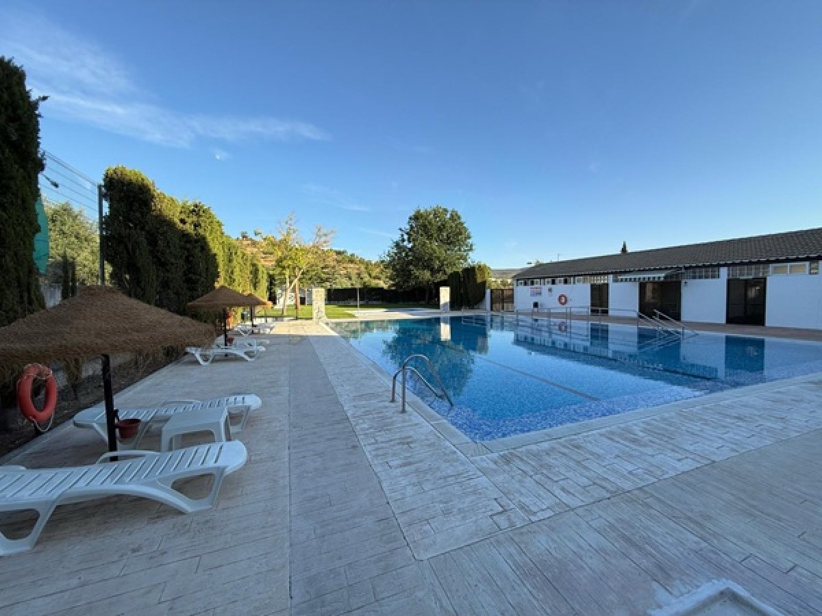 La piscina municipal de Fuente-Tójar reabre este viernes tras 110.000€ en obras para ahorrar agua
