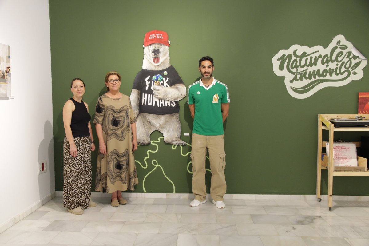 Exposición en Sala Azul: arte con materiales recuperados y máscaras infantiles hasta el 6/9
