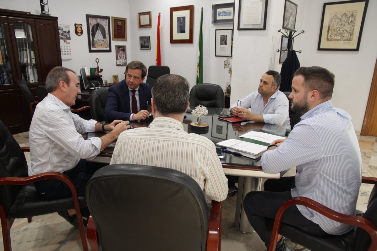 Invierten 70.000€ en renovar 300 m de línea eléctrica y beneficiarán a 550 vecinos