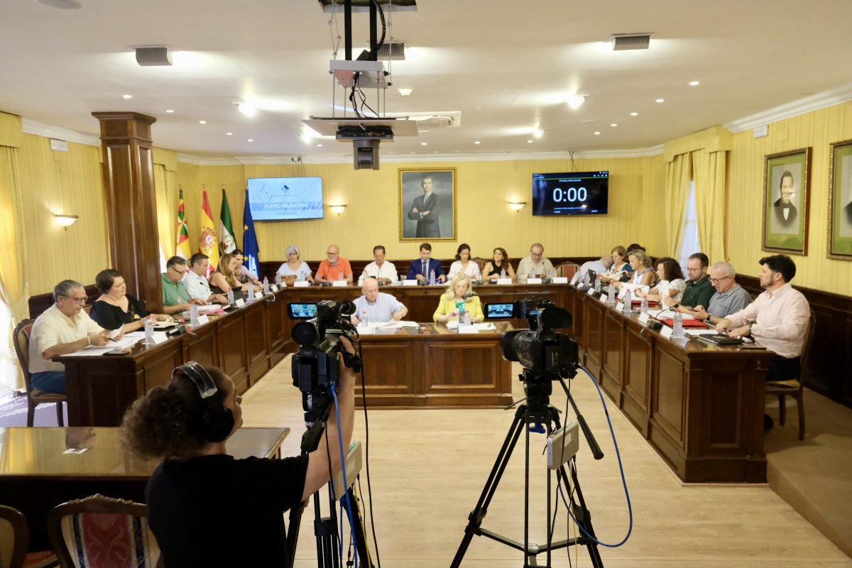Cabra aprueba incorporar 3,26 M€ de remanentes al presupuesto 2026 para vivienda, empleo y obras